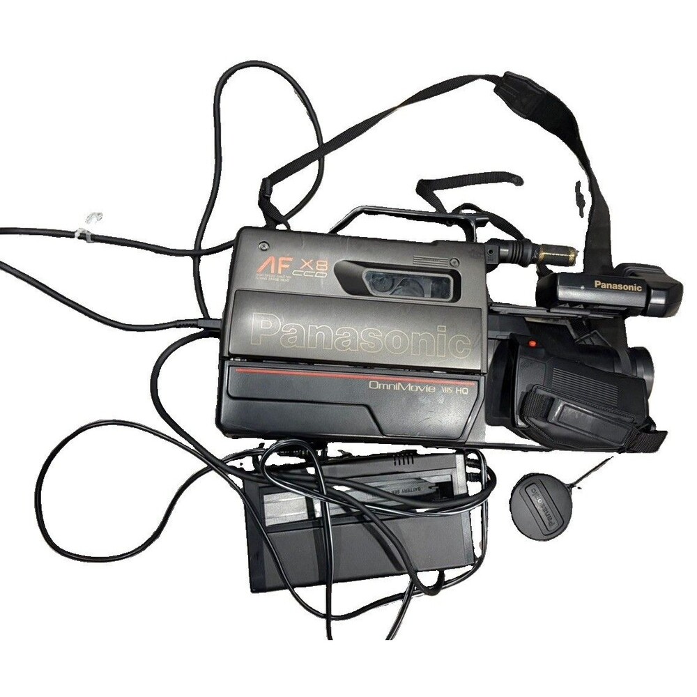 Panasonic AF X8 Omnimovie VHS HQ Camcorder Camera PV-420D FOR PARTS/NOT WORKING